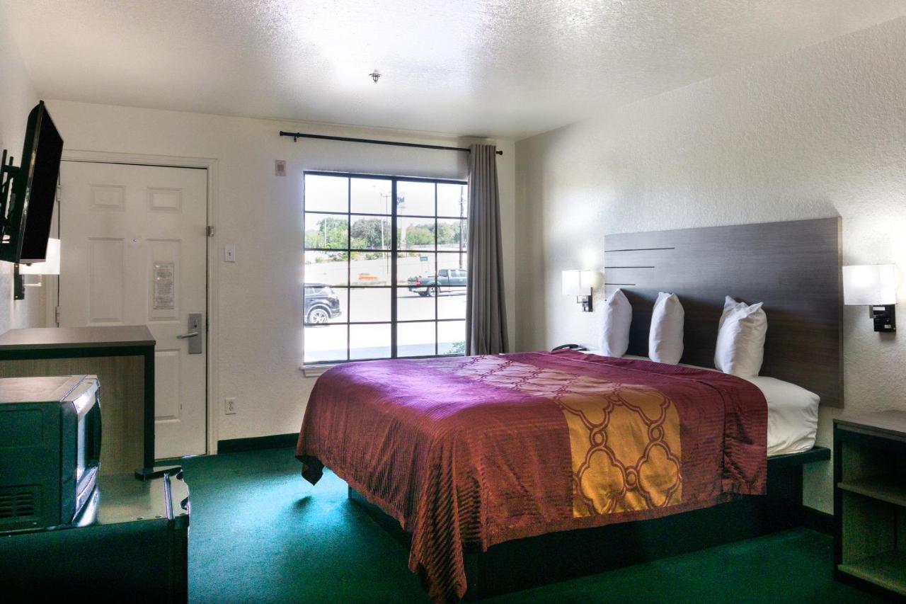 OYO Inn & Suites San Antonio Exterior foto